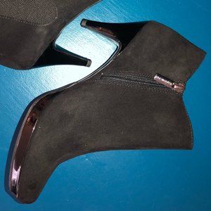 Bandolino Black Heel Suede Booties